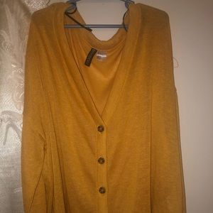 Brand new thin sweater